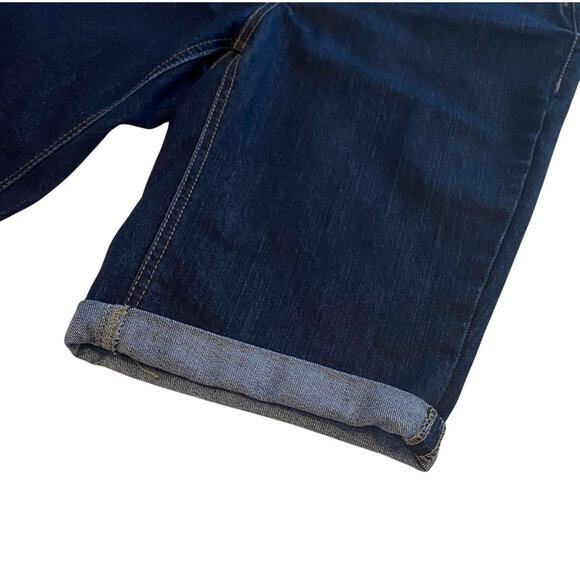 St John's Bay Women's 8 Dark Wash Denim Shorts Bermuda Resort Slimming Summer - Picture 7 of 10